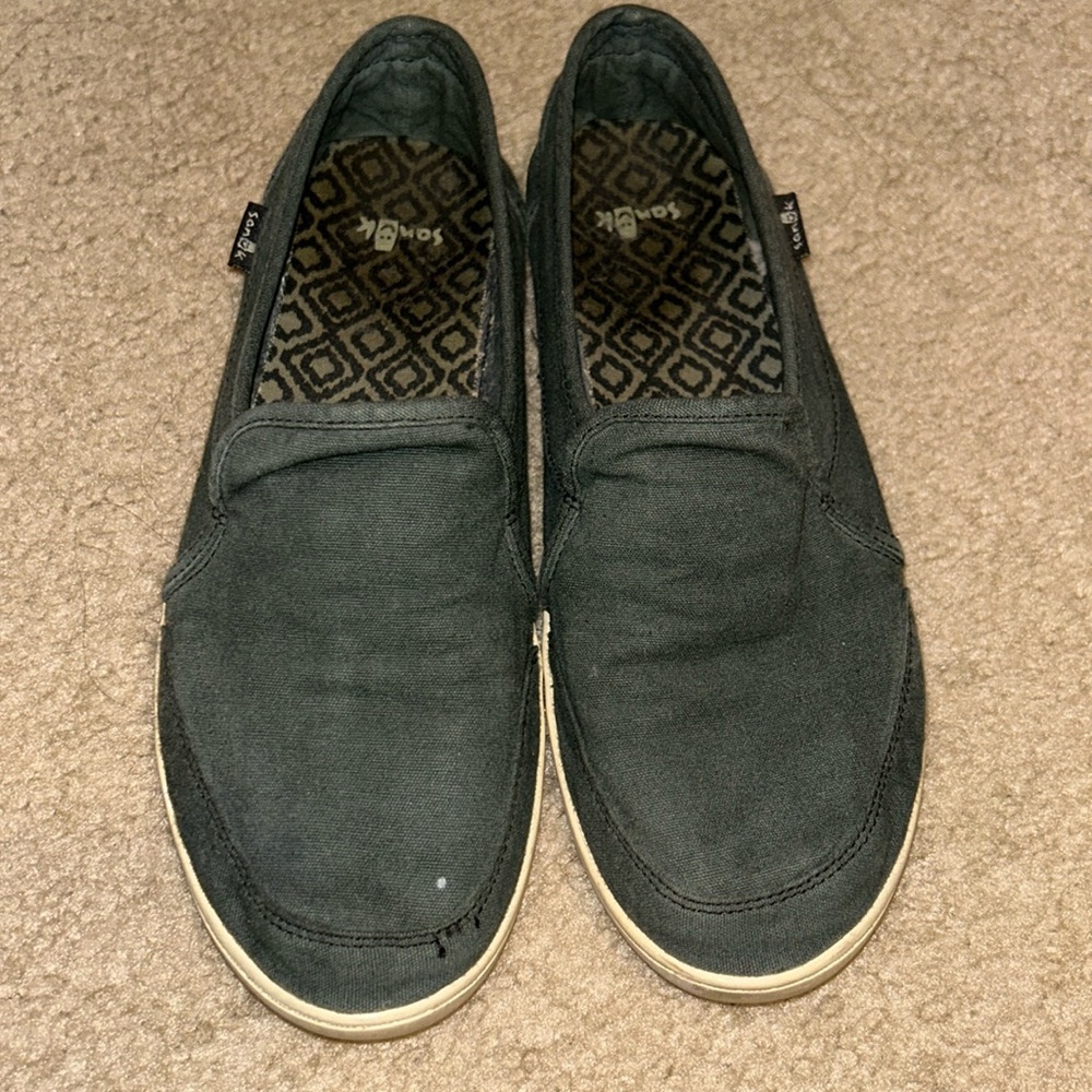 Sanuks